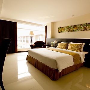 Grand Deluxe Room