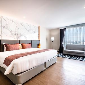 Premium Deluxe King Room